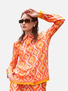 NEOFAA Women Orange Printed Casual Shirt