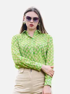 NEOFAA Women Green Printed Casual Shirt
