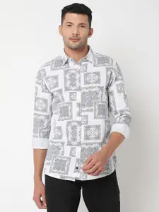 SPYKAR Men White Slim Fit Printed Casual Shirt