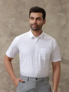 Ramraj Men Spread Collar Casual Shirt