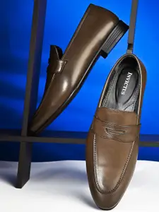 INVICTUS Men Textured Formal Slip-On Shoes