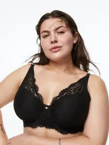 H&M Plus Size Padded Underwired Lace Bra