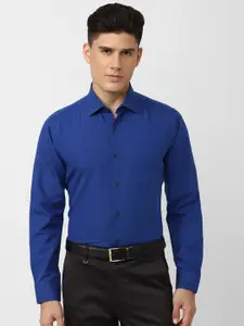 Van Heusen Long Sleeves Spread Collar Formal Shirt