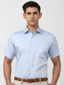 Van Heusen Durapress Spread Collar Wrinkle Resistant & Easy Care Formal Shirt
