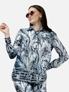 NEOFAA Women Printed Regular Fit Casual Shirt