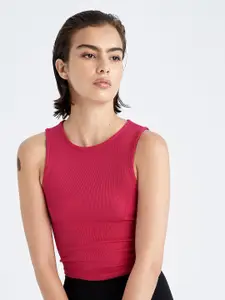 DeFacto Round Neck Sleeveless Fitted Crop Top