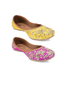 DESI COLOUR Women Pack Of 2 Embellished Ethnic Mojaris