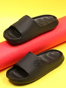 NEOZ Men Textured Rubber Slider Flip Flops
