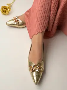Shoetopia Embellished Pointed Toe Ballerinas