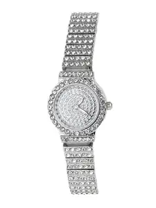 HAUTE SAUCE by  Campus Sutra Women Bracelet Style Straps Analogue Watch SS23_HSWC1113