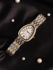 HAUTE SAUCE by  Campus Sutra HAUTE SAUCE by Campus Sutra Women Bracelet Style Straps Analogue Watch SS23_HSWC1118