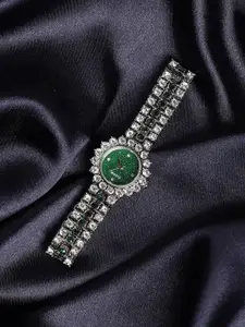 HAUTE SAUCE by  Campus Sutra Women Embellished Bracelet Style Analogue Watch SS23_HSWC1119