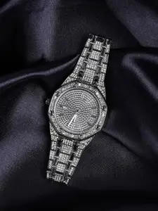 HAUTE SAUCE by  Campus Sutra Women Embellished Bracelet Style Straps Watch SS23_HSWC1109