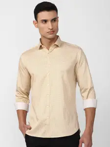 V Dot Slim Fit Opaque Casual Shirt