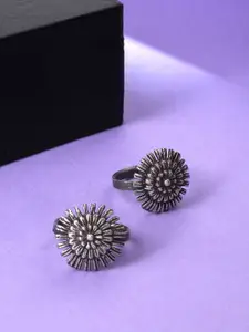 VIRAASI Silver-Plated Oxidised Floral Design Toe Rings