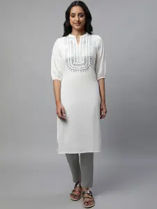 AURELIA Ethnic Motifs Embroidered Mandarin Collar Kurta