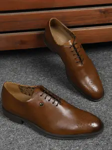 Van Heusen Men Textured Leather Formal Oxfords