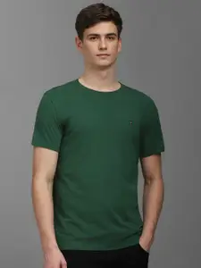 Louis Philippe Jeans Typography Printed Pure Cotton Slim Fit T-shirt