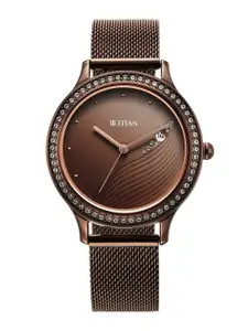 Titan Women Embellished Dial & Stainless Steel Bracelet Style Analogue Watch 2634QM01