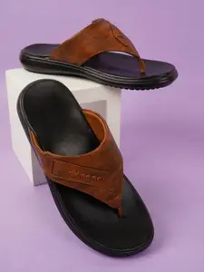 Walkfree Men Textured Comfort Sandals