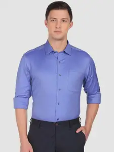 Arrow Slim Fit Spread Collar Pure Cotton Formal Shirt