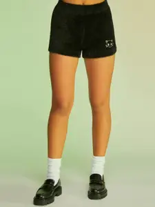 FOREVER 21 Women Black Regular-Fit Shorts