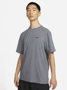 Nike Dri-FIT UV Hyverse Short-Sleeve Fitness Tshirt
