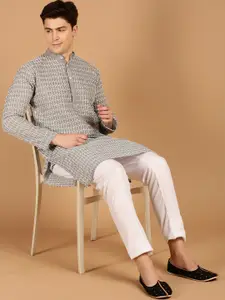 SOJANYA Geometric Embroidered Thread Work Pure Cotton Kurta