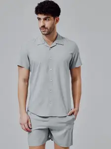 Snitch Men Grey Spread Collar Shirt With Shorts