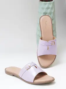 THE WHITE POLE Women Open Toe Flats With Buckle Detail