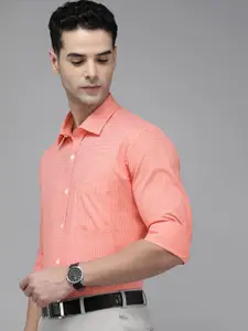 Park Avenue Pure Cotton Self Design Slim Fit Textured Formal Shirt
