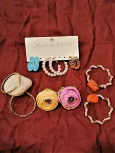 FEMMIBELLA Set of 5 Gold-Plated Pearls Hoop Earrings