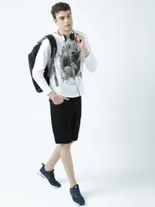 Huetrap Men White Printed V-Neck T-shirt
