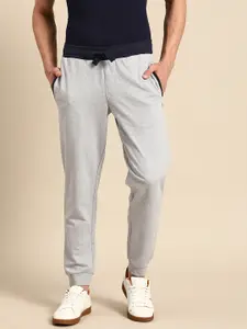 United Colors of Benetton Men Solid Pure Cotton Joggers