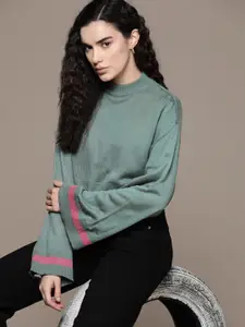 The Roadster Lifestyle Co. Acrylic Boxy Crop Pullover