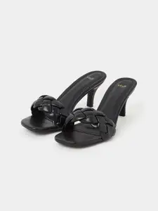 Styli Black Textured Slim Heeled Sandals