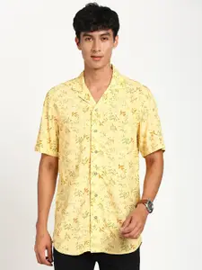 Turtle Floral Printed Relaxed Slim Fit Casual Shirt