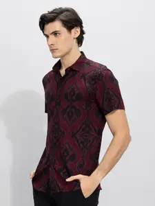 Snitch Men Maroon & Black Printed Slim Fit Opaque Casual Shirt