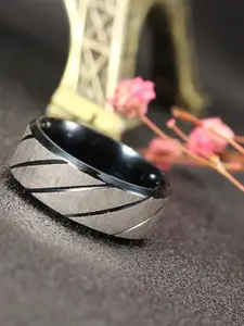 MEENAZ Silver-Plated Textured Adjustable Finger Ring