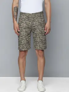 Levis Men Abstract Printed Slim Tapered Fit Chino Shorts