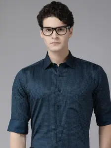 Van Heusen Custom Micro-Ditsy Printed Pure Cotton Formal Shirt