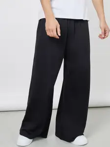 Styli Men Solid Wide Leg Jogger with Drawstring Closure