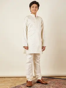 Aj DEZInES Boys Embroidered Mandarin Collar Straight Kurta with Pyjamas