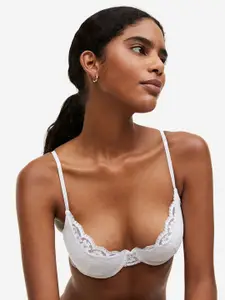 H&M Padded Underwired Laced Bra