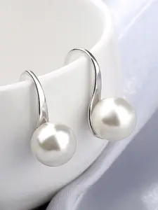 OOMPH Contemporary Pearl Studs Earrings