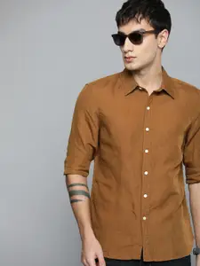 Levis Slim Fit Solid Spread Collar Casual Shirt