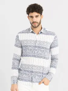 Snitch Printed Slim Fit Opaque Casual Shirt