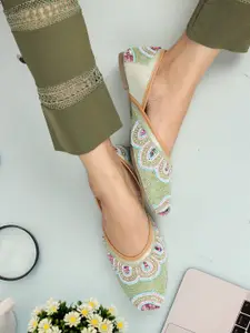 ICONICS Square Toe Embroidered Ethnic Embellished Mojaris