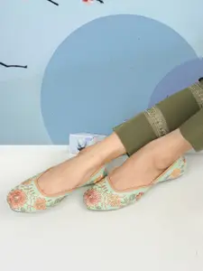 ICONICS Embroidered Ethnic Mojaris