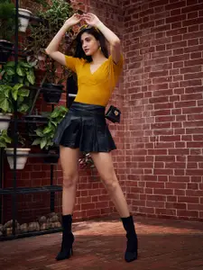 Berrylush Yellow V-Neck Puff Sleeves Top